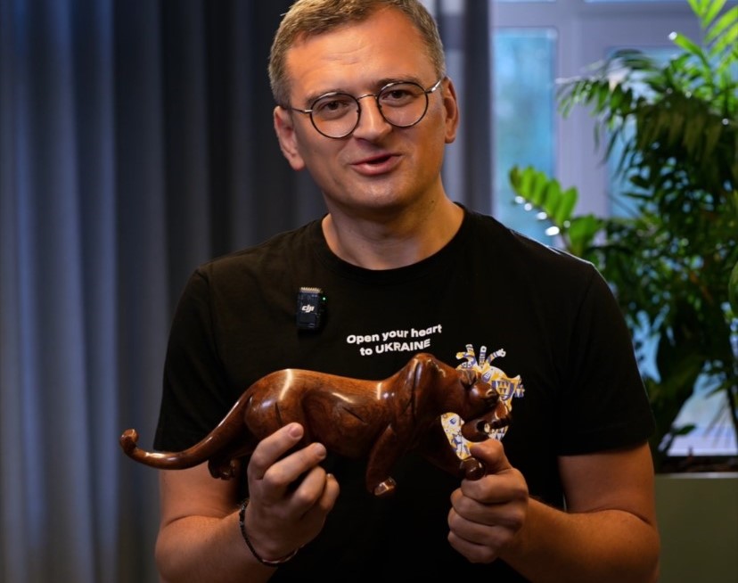 Дмитро Кулеба та UAnimals запускають благодійний розіграш для порятунку тварин