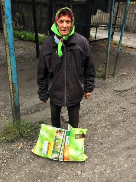 У жовтні UAnimals передали 300 кг корму для тварин на Донеччині