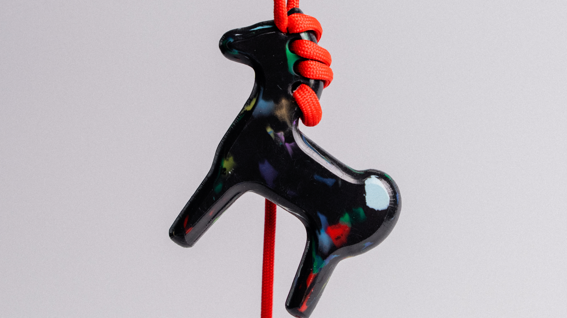 Animalism представив брелок «Коник з Хортиці» з переробленого пластику