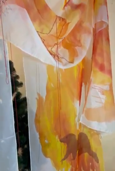 Ялинки-інсталяції «Природа у вогні»